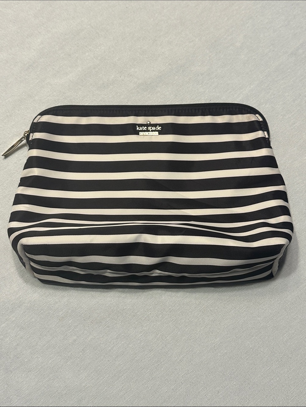 kate spade Black and White Striped Travel Cosmetic Pouch 🖤🤍🖤